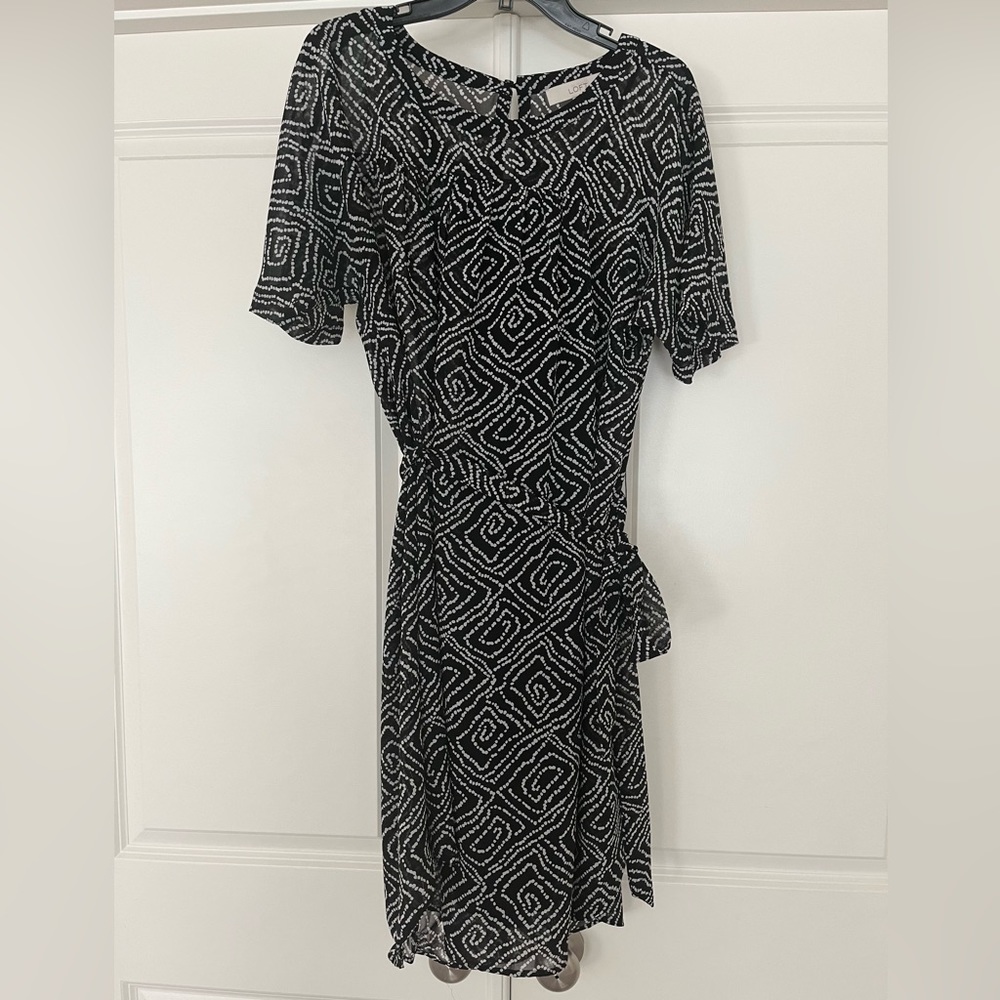 EUC- LOFT Dress Size M.